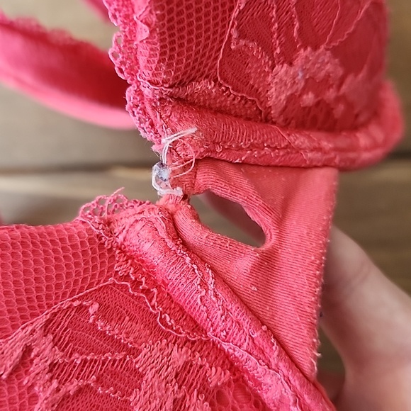 2 34B Body by Victoria Victoria Secret Bras - Red & Blue - Picture 8 of 15